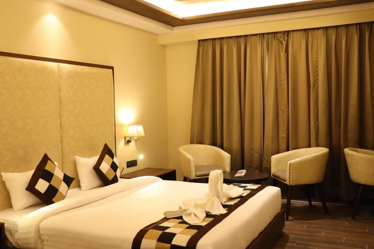 Hotel Grand Geeta Beāwar Kültér fotó