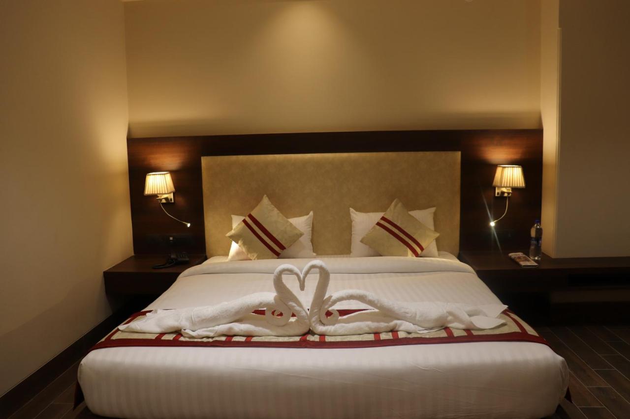Hotel Grand Geeta Beāwar Kültér fotó