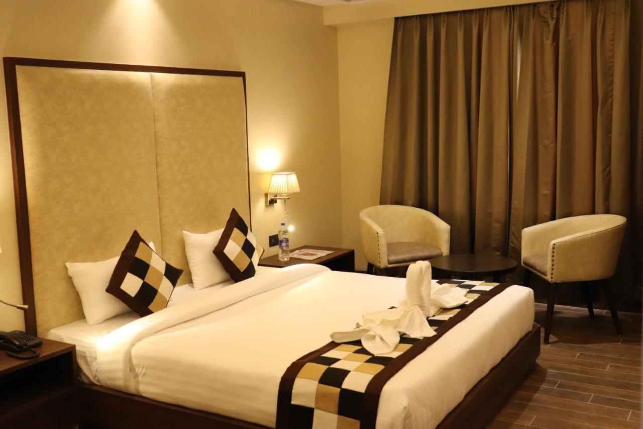 Hotel Grand Geeta Beāwar Kültér fotó